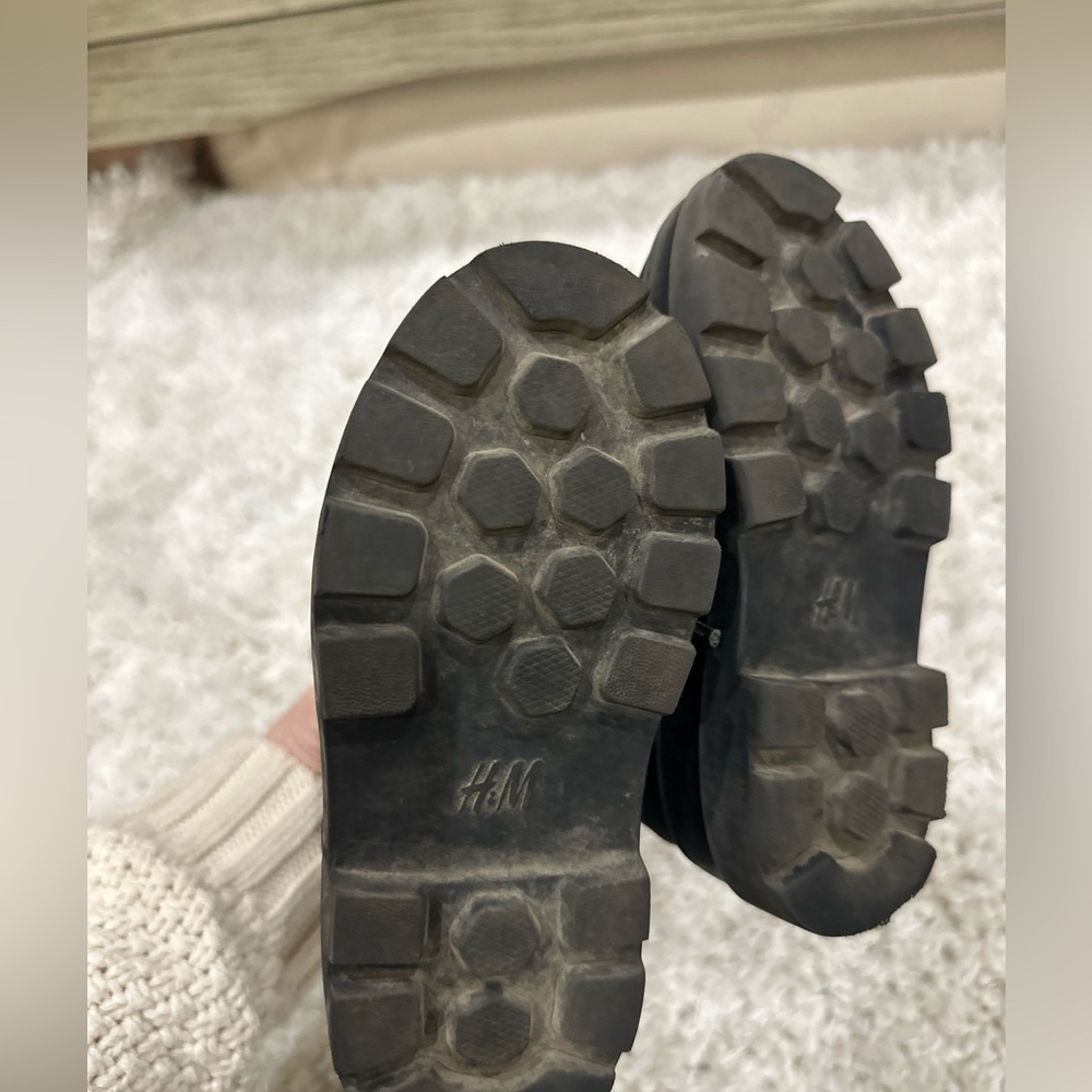 H&M - Boots - Picture 2 of 6